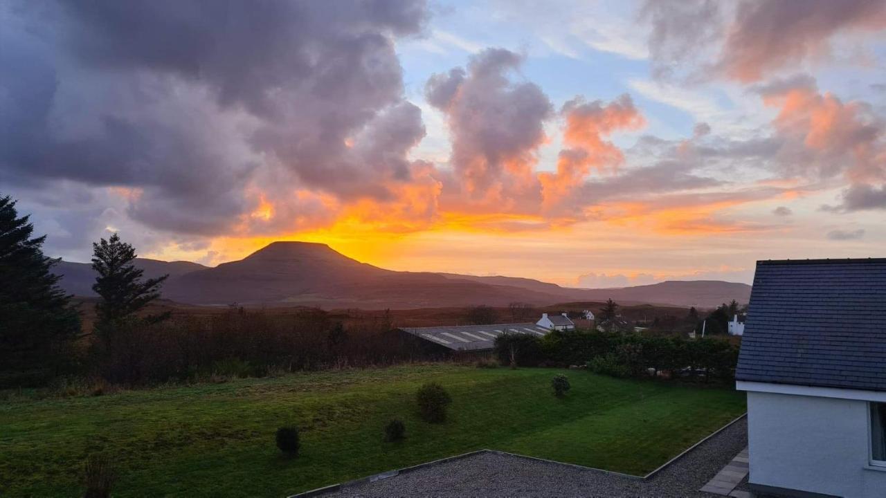 ダンヴェガンBraeside Bothyアパートメント エクステリア 写真